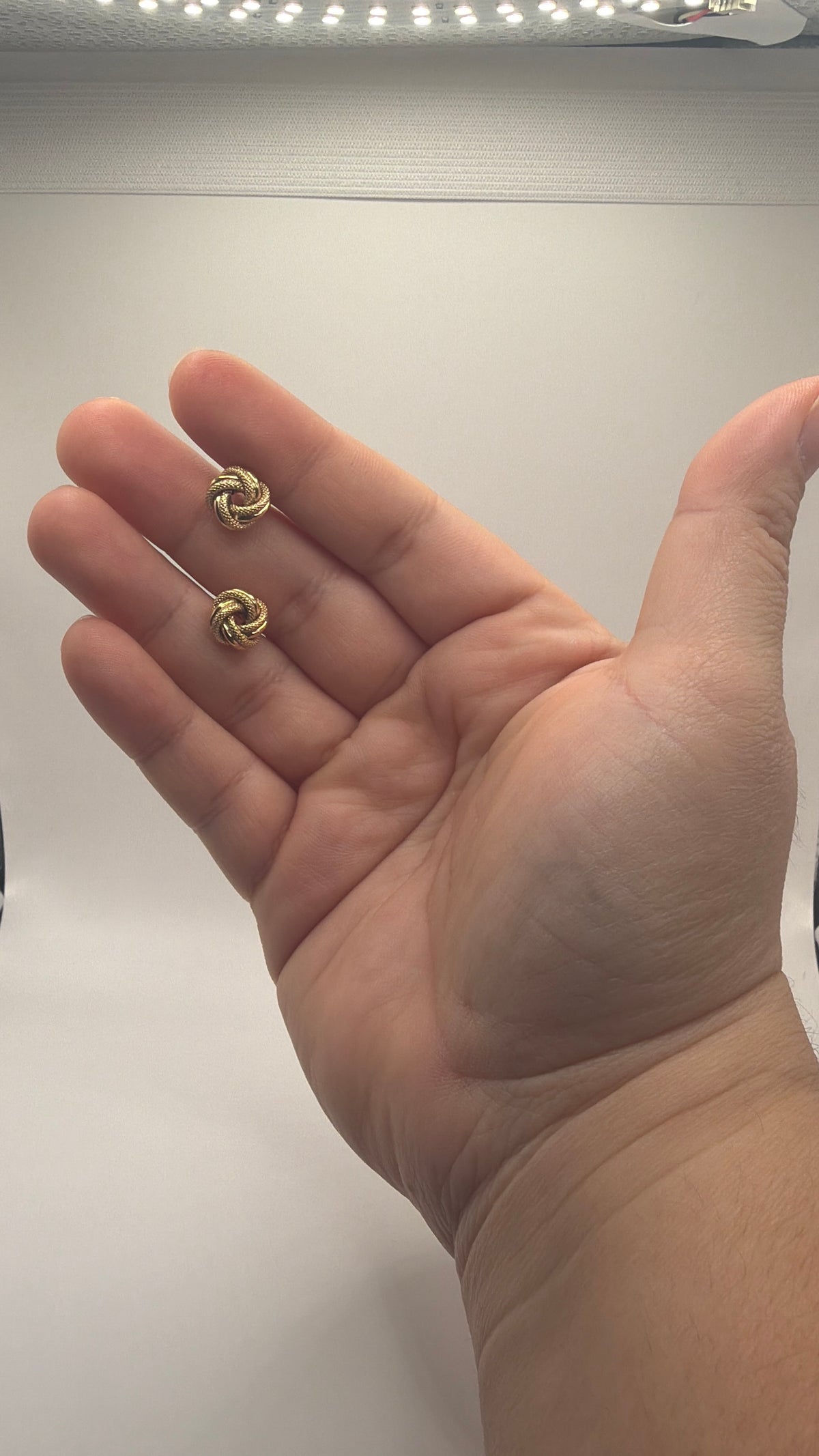 Women's 14K Gold Knot Design Earrings