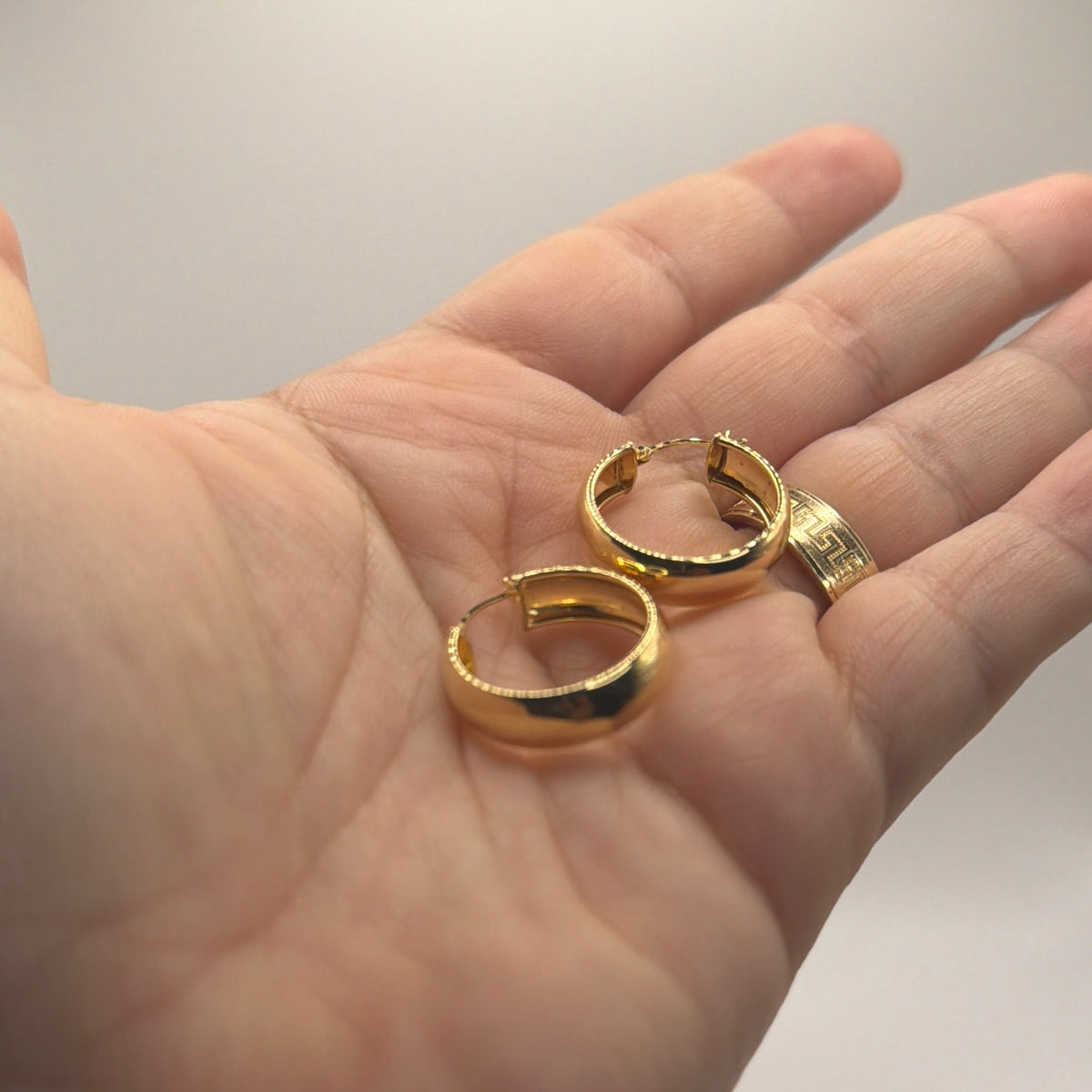 Women's 14K Gold Small Hoop Earrings