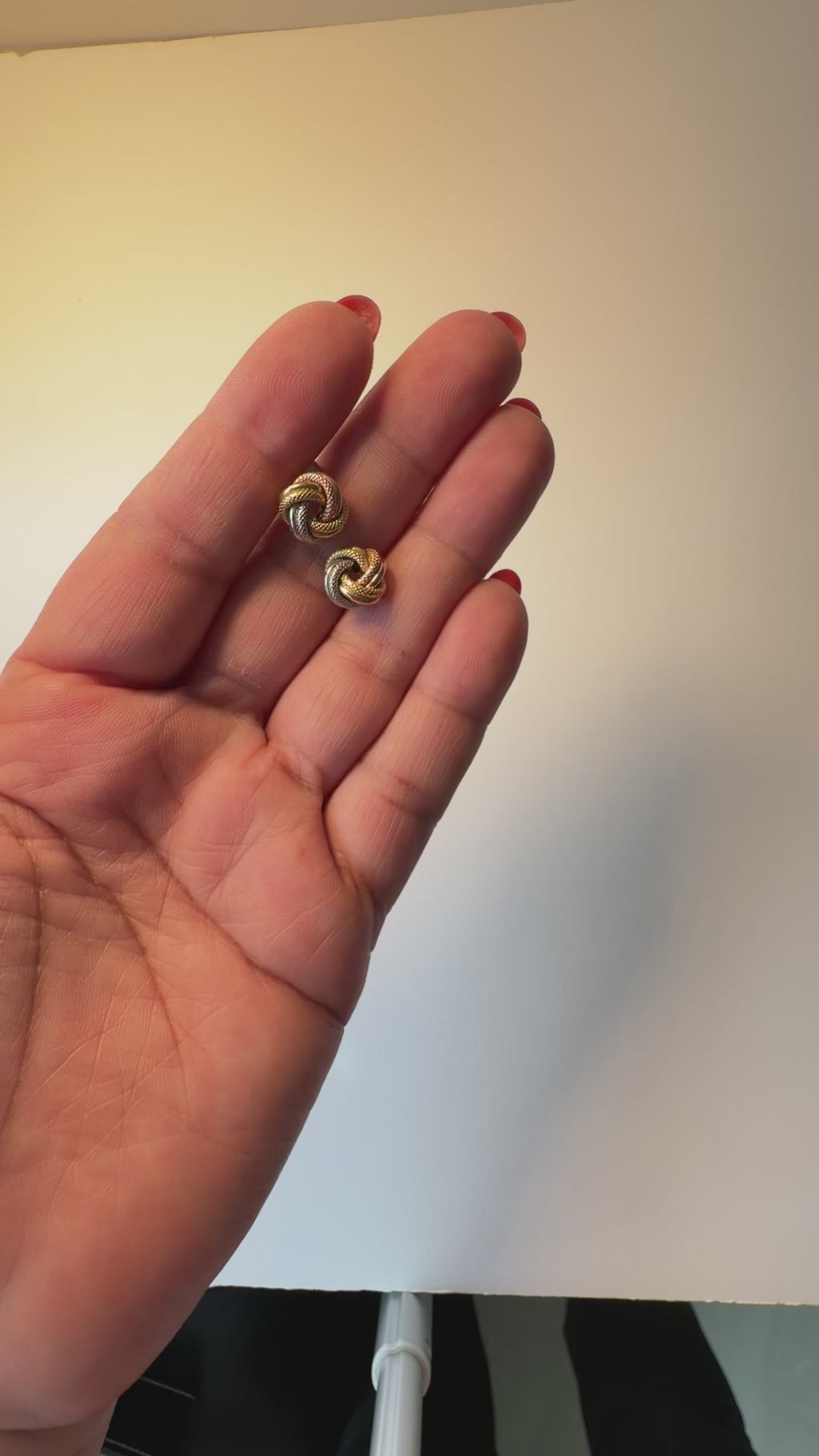 Women's 14K Gold Knot Design Earrings
