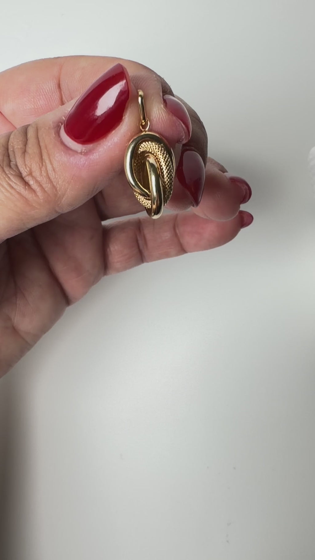 Women's 14K Gold Knot Pendant