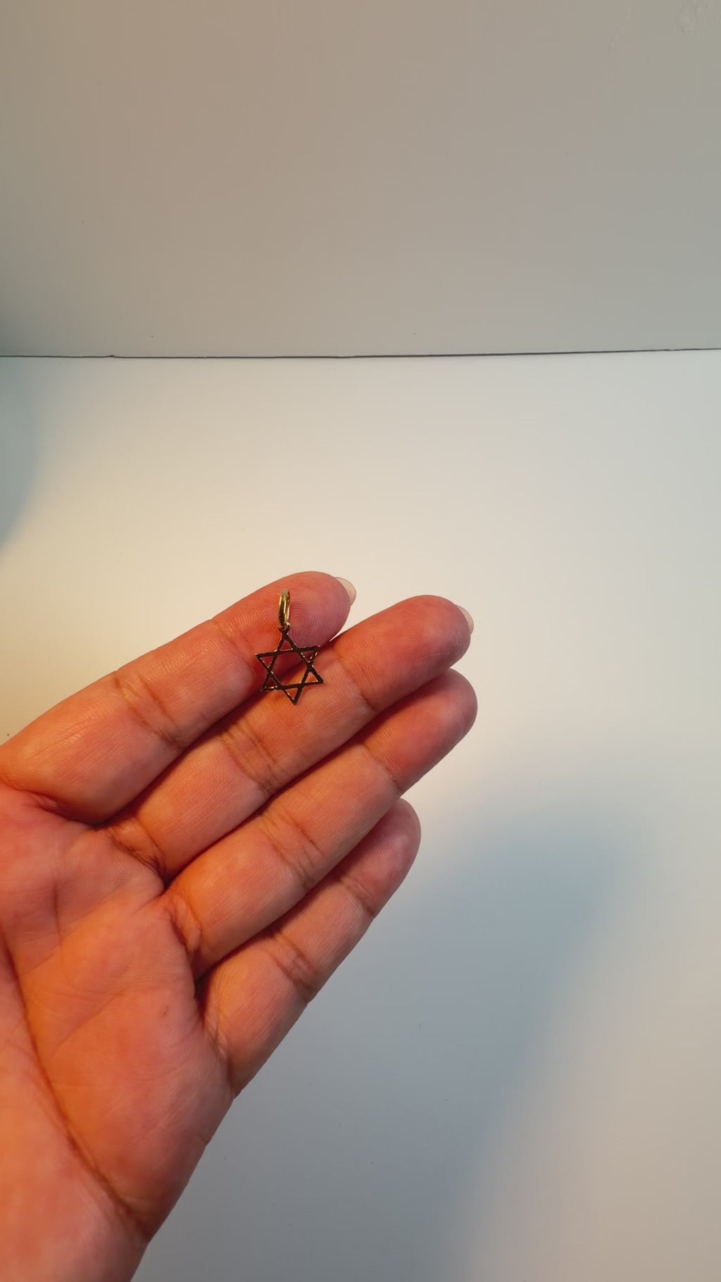 Dije Estrella Mujer oro 14k
